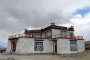 Ein typisch tibetisch gebautes Haus
